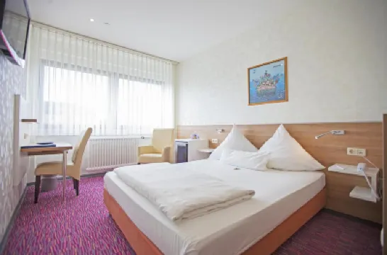 Am Bismarck Hotel berhampiran Stesen Central Mannheim