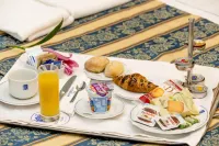 Hotel Ambassador - breakfast