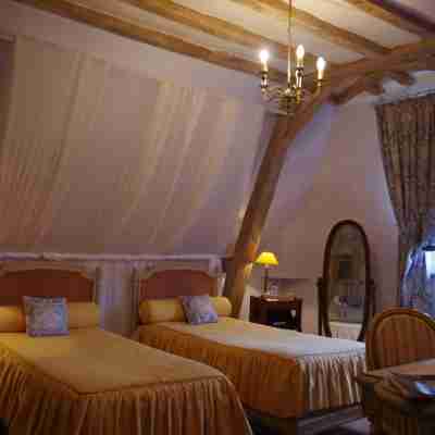 Logis Domaine de Chatenay Rooms