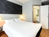 Ibis Granada Hotels near Carrefour