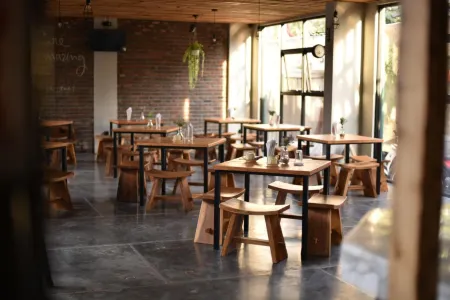 Mogens Guesthouse Отели рядом с достопримечательностью «Bandung tour on bus (Bandros)»