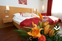 City-Hotel Modling Hotels in Modling