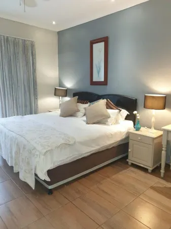 Matina Guest House Отели рядом с достопримечательностью «Sandton Skye»