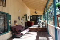 The Old Bear Bnb Hotels in Frazier Park