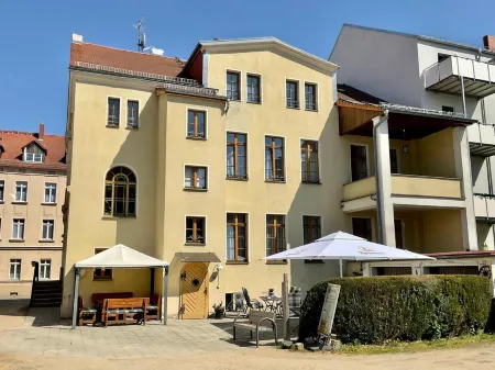 Hotel Meridian Отели рядом с достопримечательностью «Camping am Kühlhaus Görlitz - Alternativer Campingplatz trifft Industriekultur»