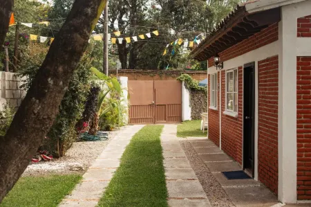 Hospedaje Temazcaltitla Отели рядом с достопримечательностью «Ex Convento Dominico de la Natividad»