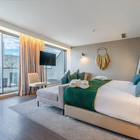 Omid Saldanha Hotel