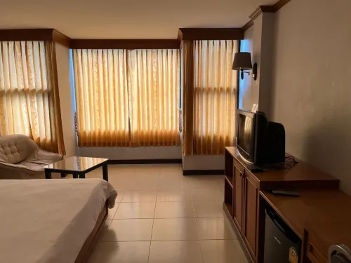 Naraigrand Hotel Hotels in Amphoe Chai Badan