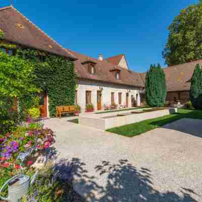 Logis Hôtel le Clos de la Vouge Hotel Exterior
