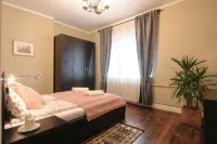 3 Bdr - Top Center Artistic Apartment - 115 m2
