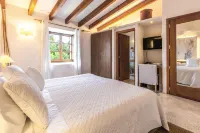 Cases de Son Barbassa Hotel & Restaurant Hotels in Llevant