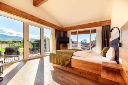 Landhotel Zum Wagen Отели рядом с достопримечательностью «Illenauer Waldfriedhof»