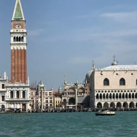 Lions Venice Guest House