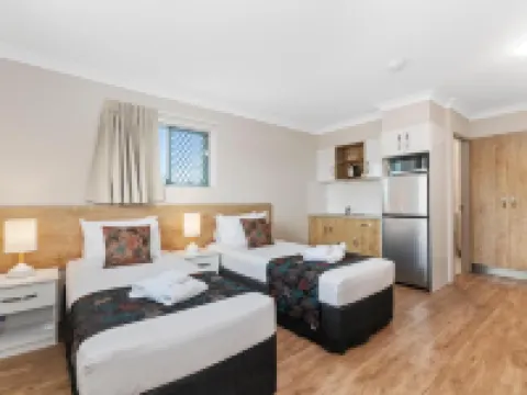 Castle Crest Motel Hotels in North Ward