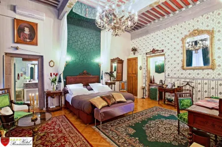 Hôtel Renaissance Отели в г. Пюилоран