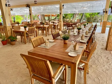 Pearl Sands of Maldives Отели рядом с достопримечательностью «Hudhuranfushi»