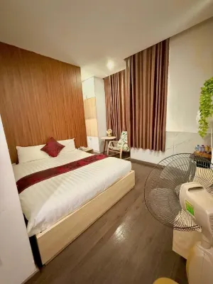 Khách sạn Phi Long