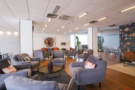 Alda Don Carlos Отели рядом с достопримечательностью «Королевский дворец Ла-Магдалена»