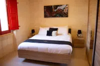 Kenn - 4 bedrooms (sleeps 8+2 kids) Gharb village - Homestays
