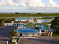Lakeshore Resort and Marina