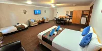 Hilltops Retreat Motor Inn