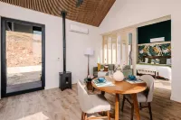 Lakay Monteverde with Heated Pool, Golf Cart and Breakfast - SPA