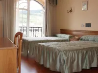 Hotel Larry Hotels in Cee