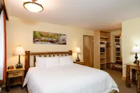 Adirondack Spruce Lodge Hotels in Wilmington