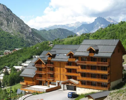 Odalys Le Hameau Residence and the Chalets de la Vallée d'Or Hotels in Valloire