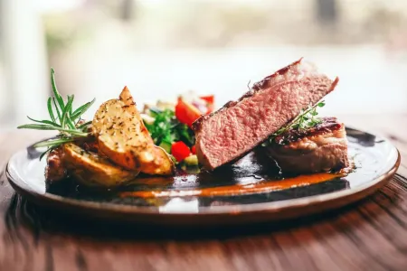 Vogafjós Farm Resort Отели рядом с достопримечательностью «Бани на озере Миватн»