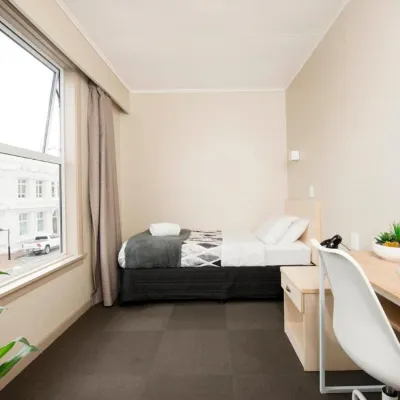 Bridge Backpackers Hotels near Founders Park