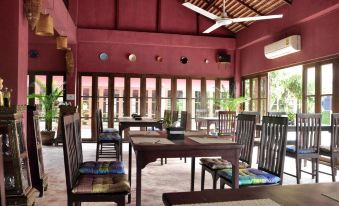 Chiangmai Royal Creek Hotel