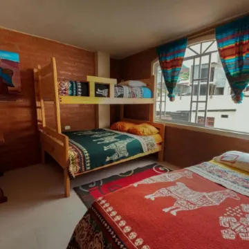 Hostal la Casa Amarilla City