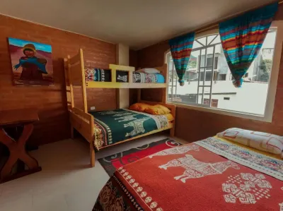 Hostal la Casa Amarilla City Hotel a 