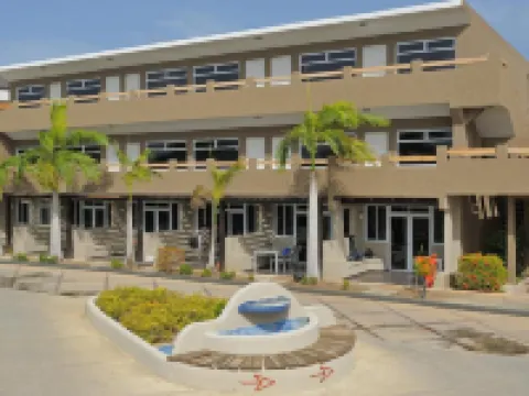 エデン ビーチ リゾート クラレンダイクのホテル