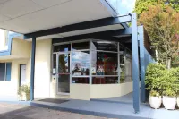 High Mountains Motor Inn Hotels near Campbell Rhododendron Gardens