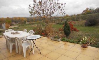 Hotel Rhinoceros-Homestay - Housity