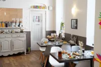 Grand Hôtel De La Poste Hotels in Eyguieres