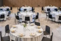 Flow Hotel & Conference Hotels in Monor