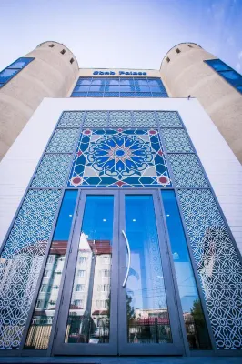 Shah Palace Hotel Các khách sạn ở Bishkek