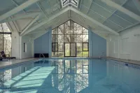 The Mole Resort - Lodges Hotels in Chawleigh