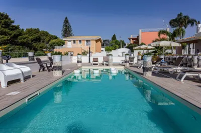 Small Luxury Apartments Pool and Sea View - Stella Del Mare