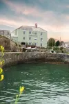 Pier House
