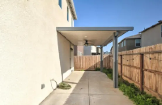 Family-Friendly Retreat 4 Mi to City Center!