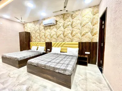 Hotel KR 5Mins Walk from Golden Temple Hotels in 
