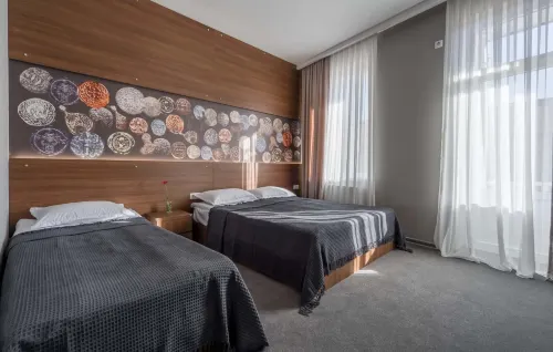 Hotel History • სასტუმრო ისტორია - 3 звезды