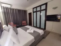 Walk-Inn Rooms F-11 Islamabad - parking