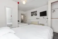 Amhurst Hotel - Bed and Breakfasts