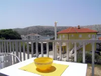 Apartments Magdalena Hotele w: Pag