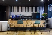 Ibis Styles Massy Opéra Hotels in Antony